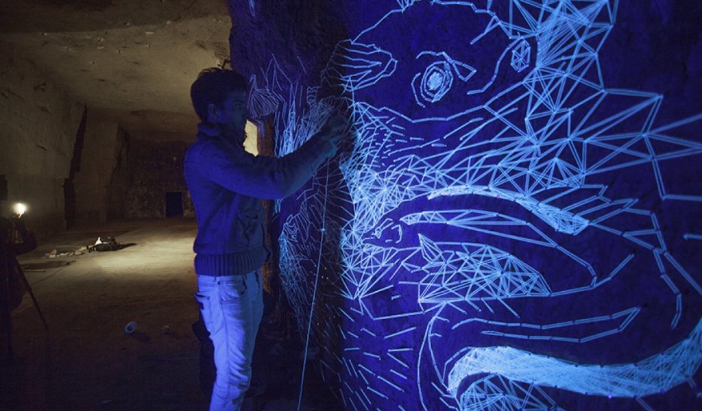 Oeuvre de Julien Salaud "Fleuve céleste" en cours de réalisation, en partenariat avec les caves Ackerman. Artiste en résidence à l'Abbaye Royale de Fontevraud.